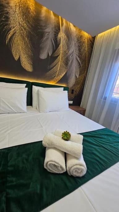 City Center Apartment Тирана Екстериор снимка