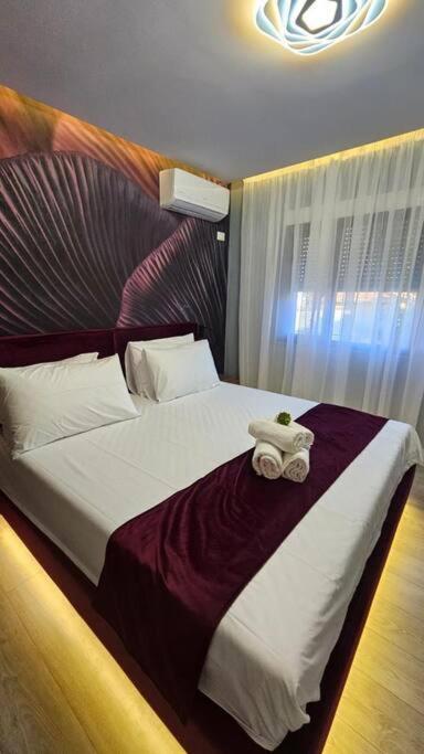 City Center Apartment Тирана Екстериор снимка