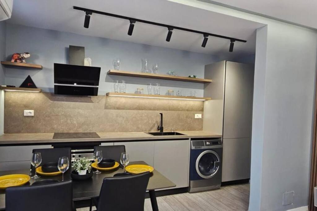 City Center Apartment Тирана Екстериор снимка