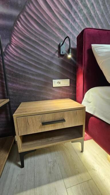 City Center Apartment Тирана Екстериор снимка