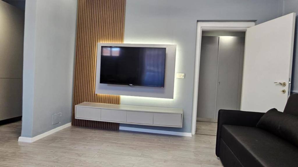 City Center Apartment Тирана Екстериор снимка